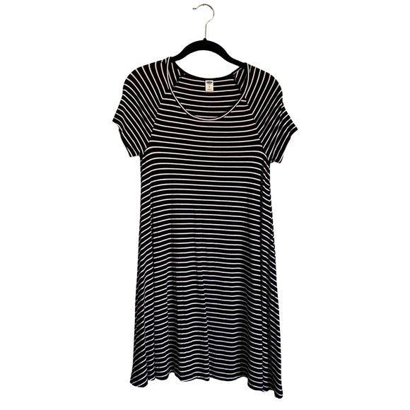 Old Navy | Women’s Black and White Striped Jersey‎ Swing Dress EUC Size XS - Picture 1 of 6